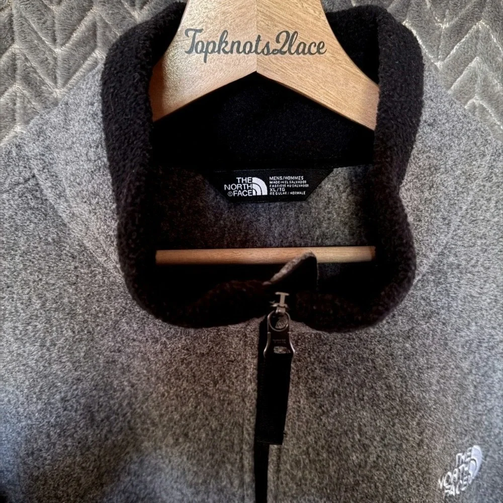 The North Face Campbell Pullover in Black Heather NWT
